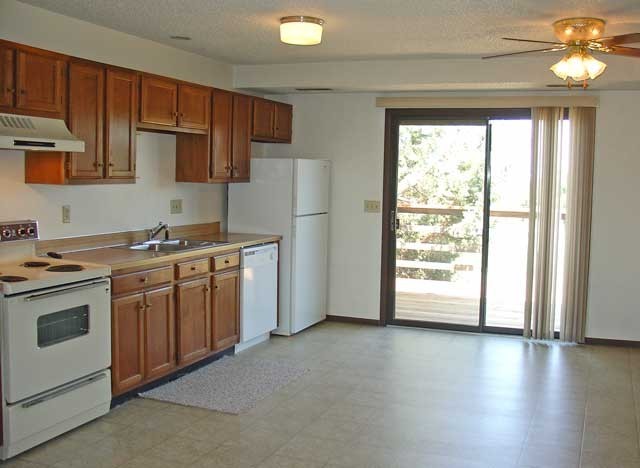 1731 Clubhouse Way #7 - Photo 4 of 7