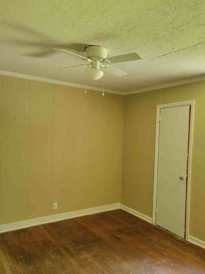 502 Rosewood Dr #NA - Photo 2 of 3