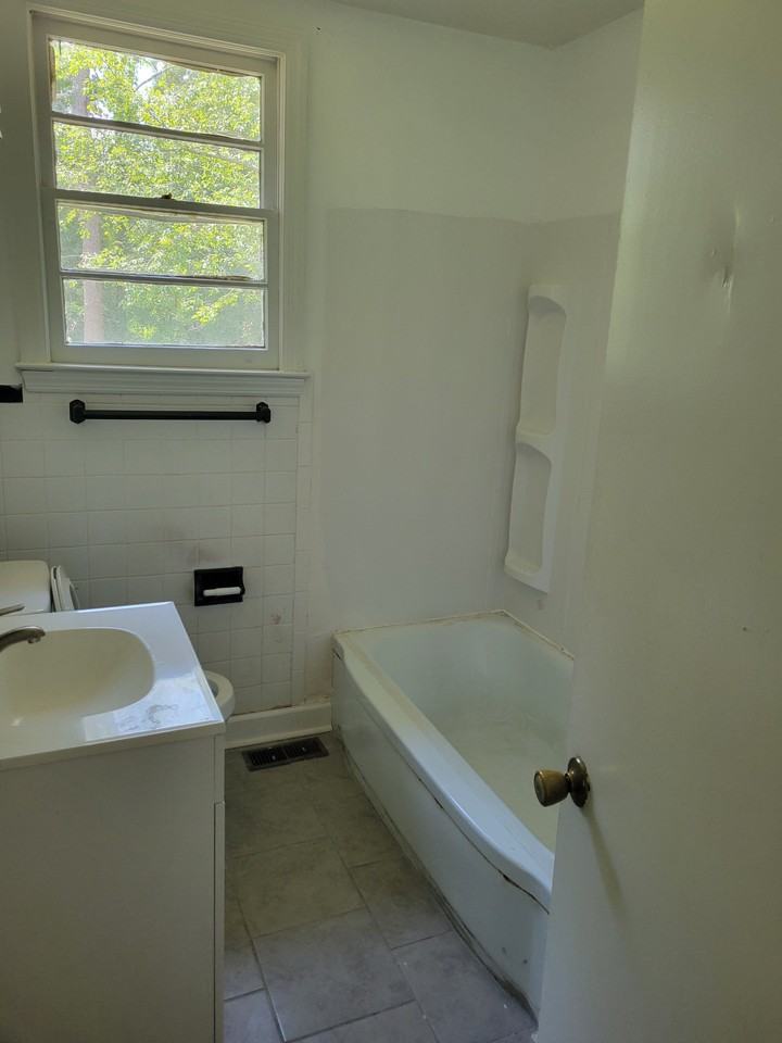 502 Rosewood Dr #NA - Photo 3 of 3