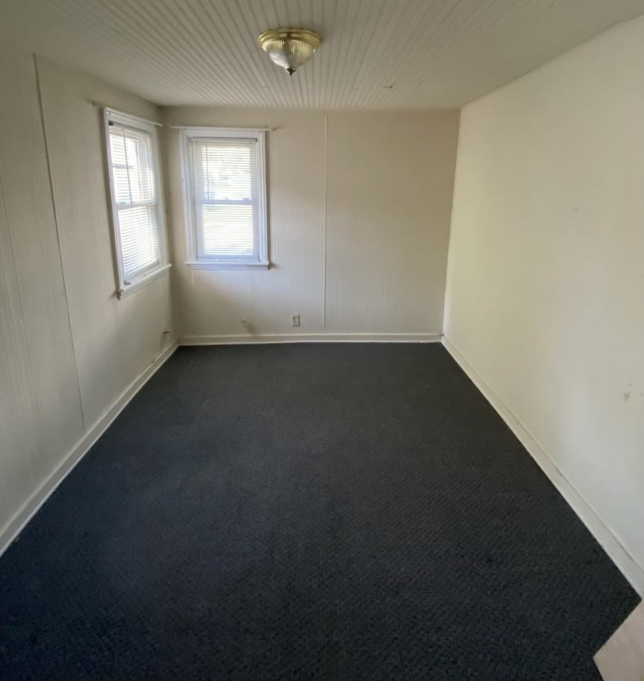 443 N Blaine Ave #REAR - Photo 2 of 7