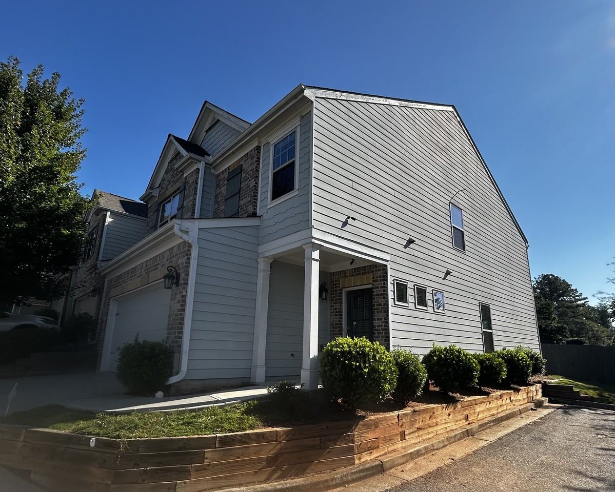 1047 Haley Woods Ct #1 - Photo 2 of 23