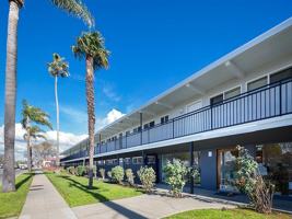 featured image of 250 W Jackson St
