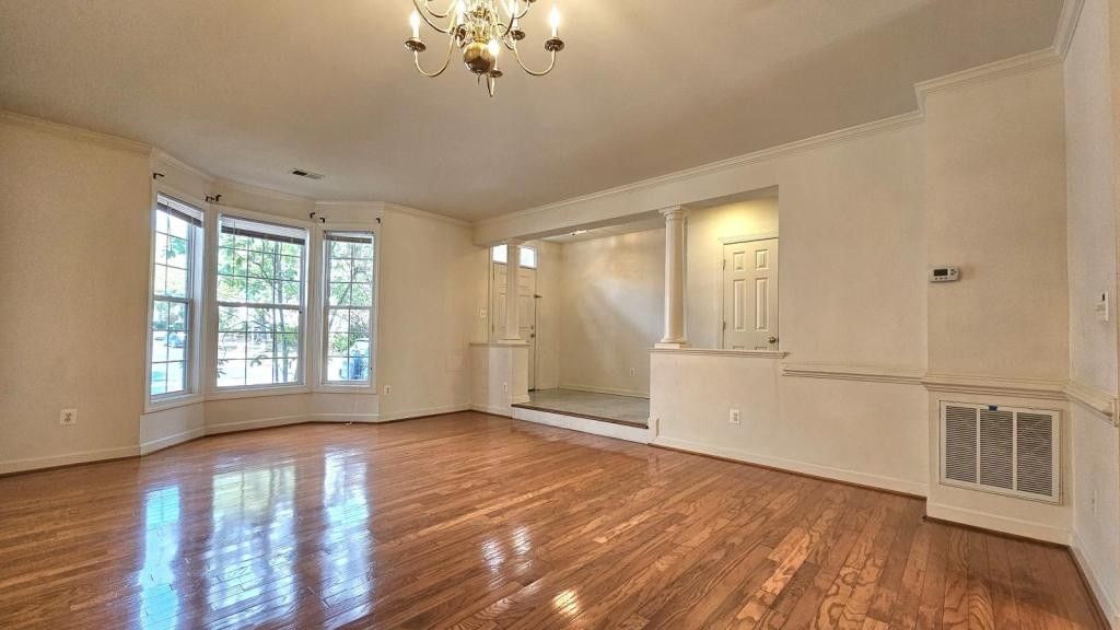 5007 Softwood Ln - Photo 3 of 31