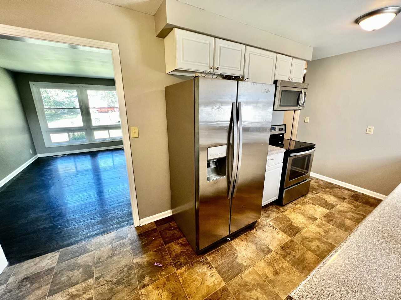 1880 Pardue Dr - Photo 4 of 21
