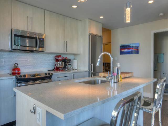 1090 Johnson St - Photo 3 of 4