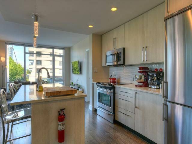 1090 Johnson St - Photo 2 of 4