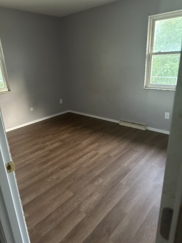 1660 Olympus Dr - Photo 3 of 6