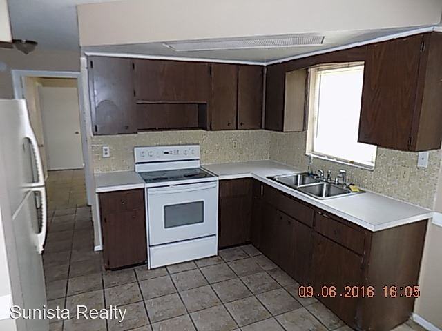 8026 Colrain Dr - Photo 3 of 8