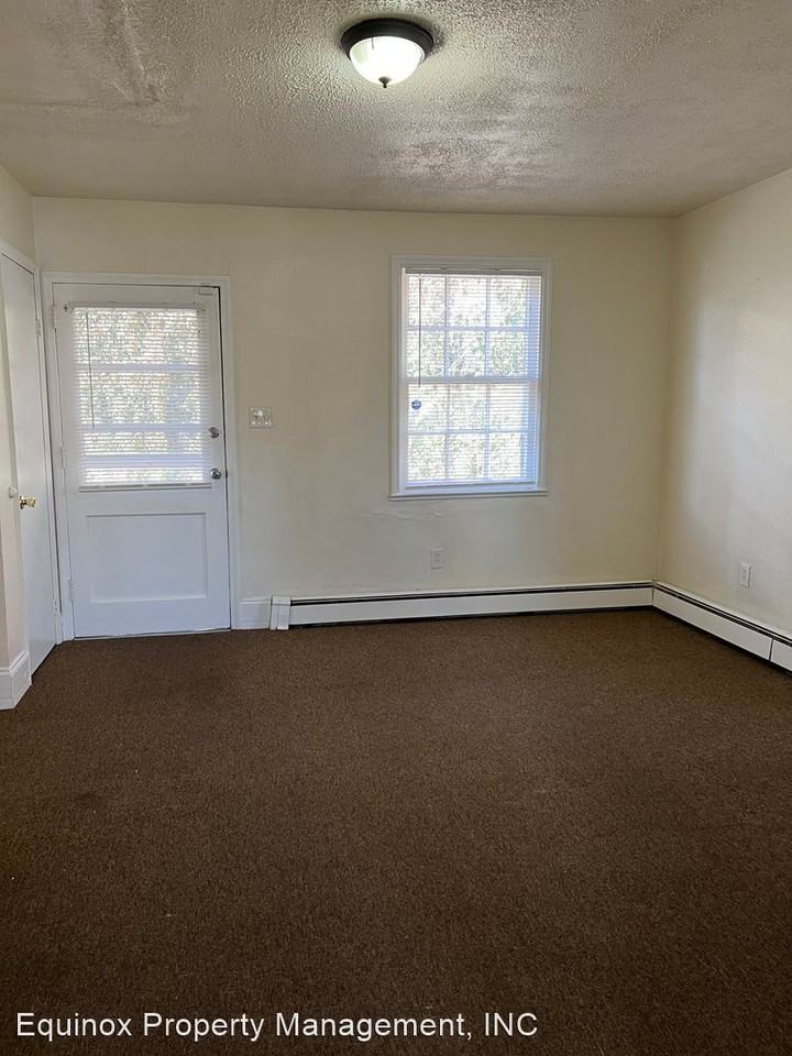 79 N West St - Photo 2 of 20