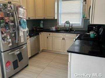 531 Oceanpoint Ave - Photo 2 of 10