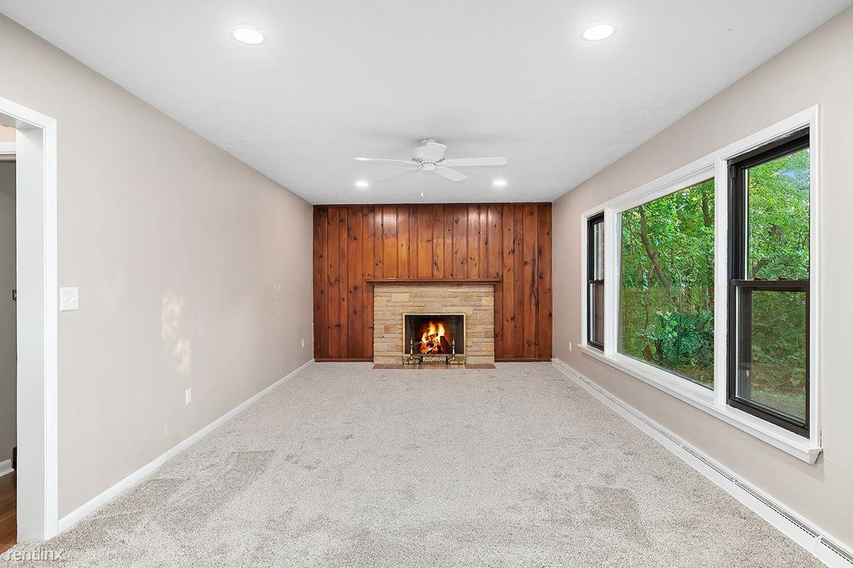 8730 Bailey Dr Ne - Photo 3 of 21