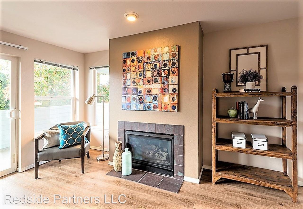 4511 8th Ave NE - Photo 3 of 18