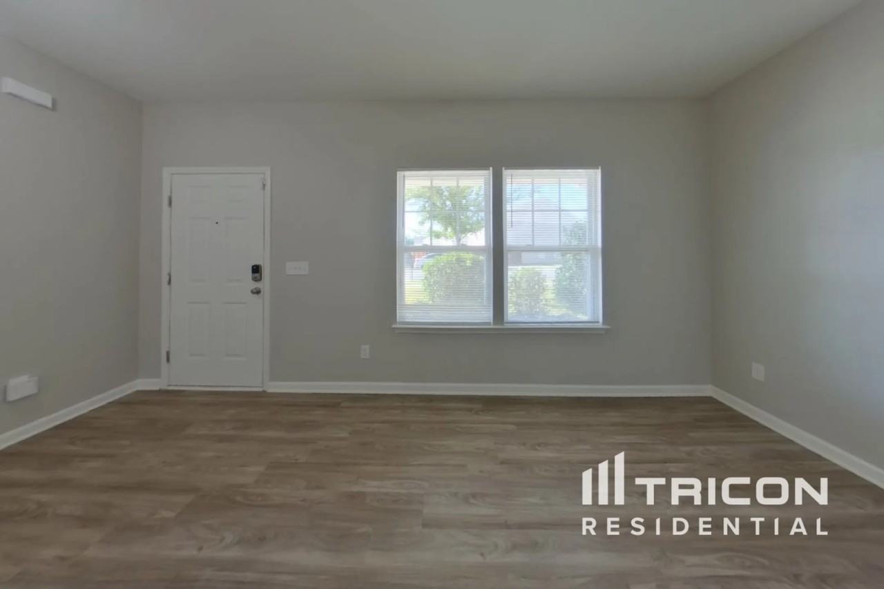 1551 Peabody Ct - Photo 3 of 18