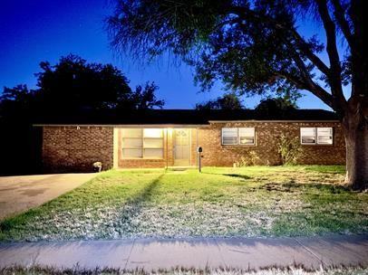 1007 E Lons St - Photo 3 of 39