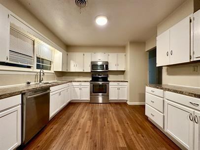 1007 E Lons St - Photo 2 of 39