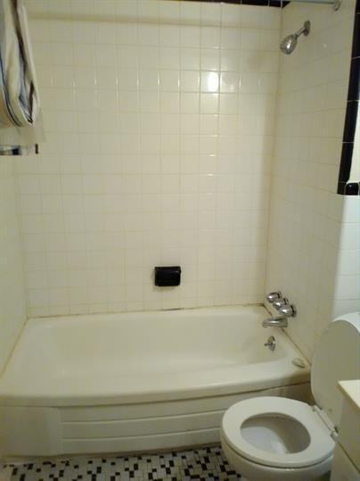 910 Booth St 2nd Fl - Photo 3 of 16