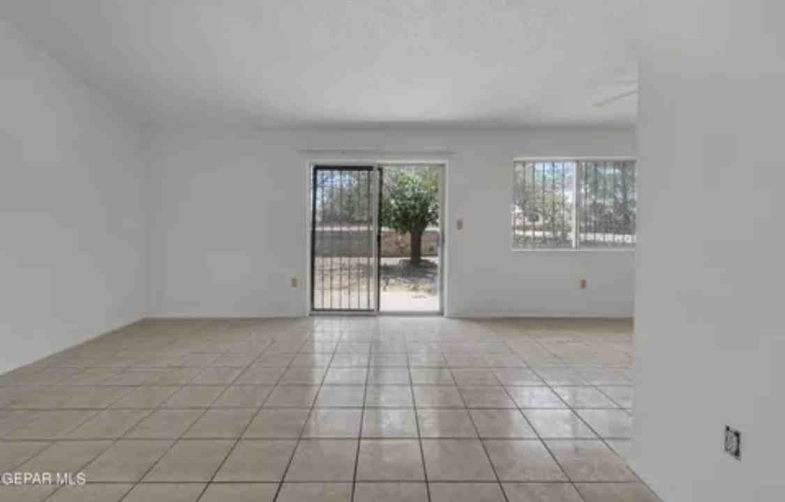 11676 Jim Thorpe Dr #NA - Photo 2 of 6