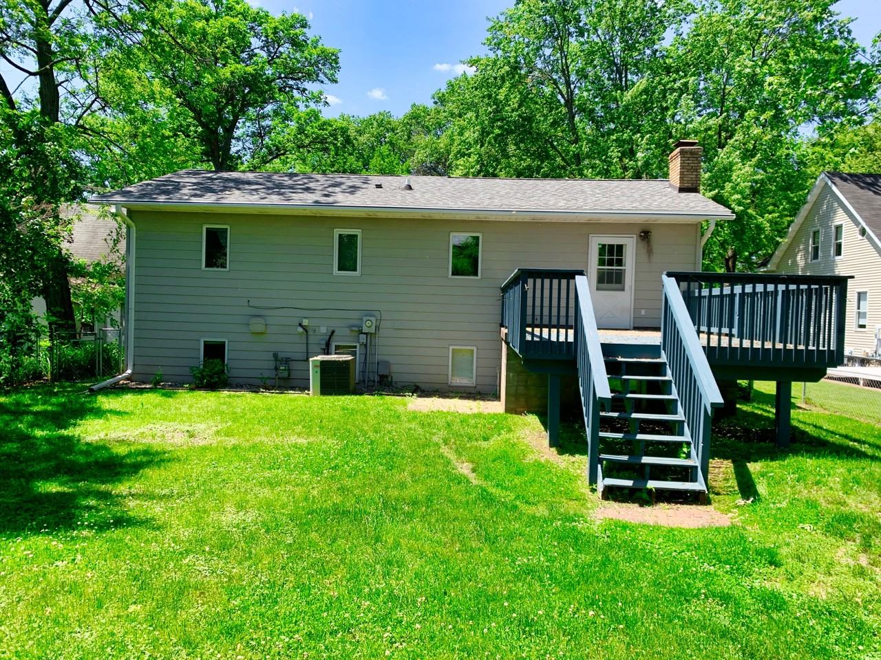 106 1/2 North St - Photo 2 of 19