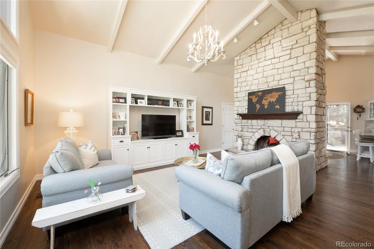 255 Woodmoor Dr #NA - Photo 3 of 18