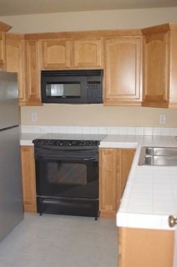 619 Puget St NE - Photo 2 of 16