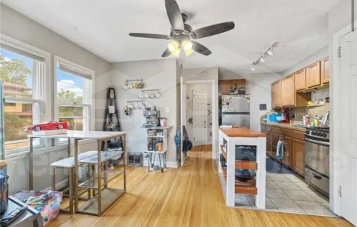 5003 Thomas Ave S - Photo 3 of 10