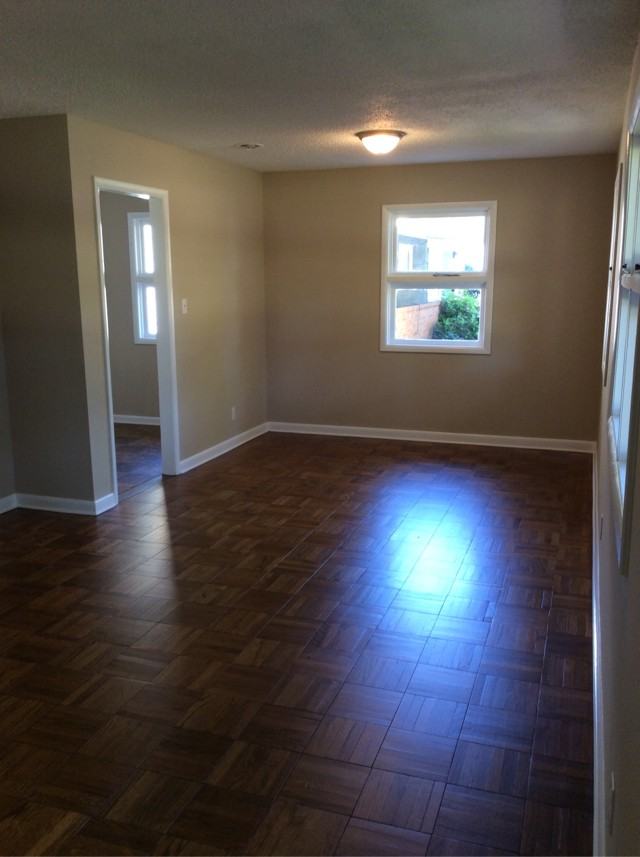 2817 Wesley Ave - Photo 3 of 13