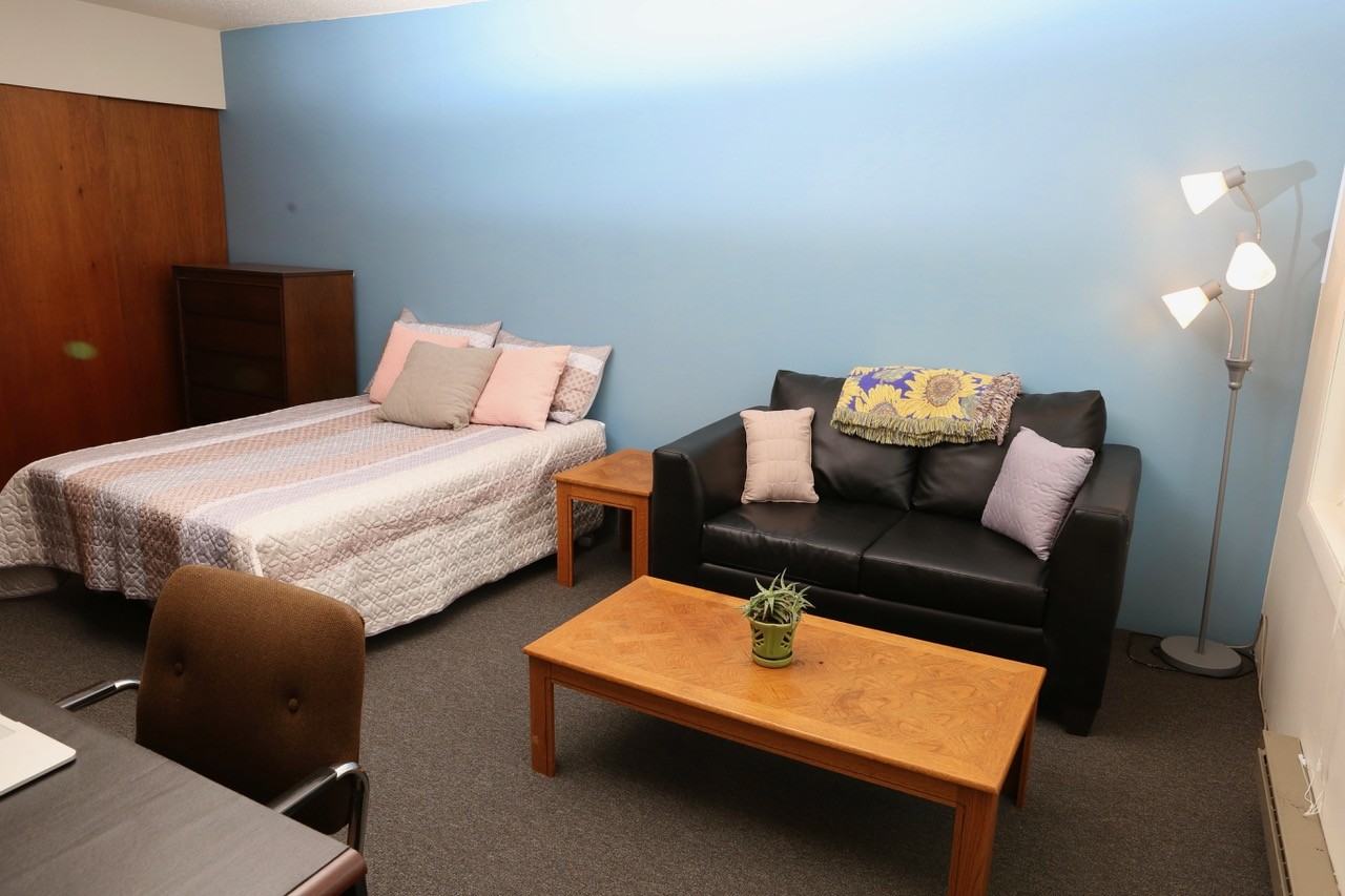 503 E Clark St - Photo 3 of 16