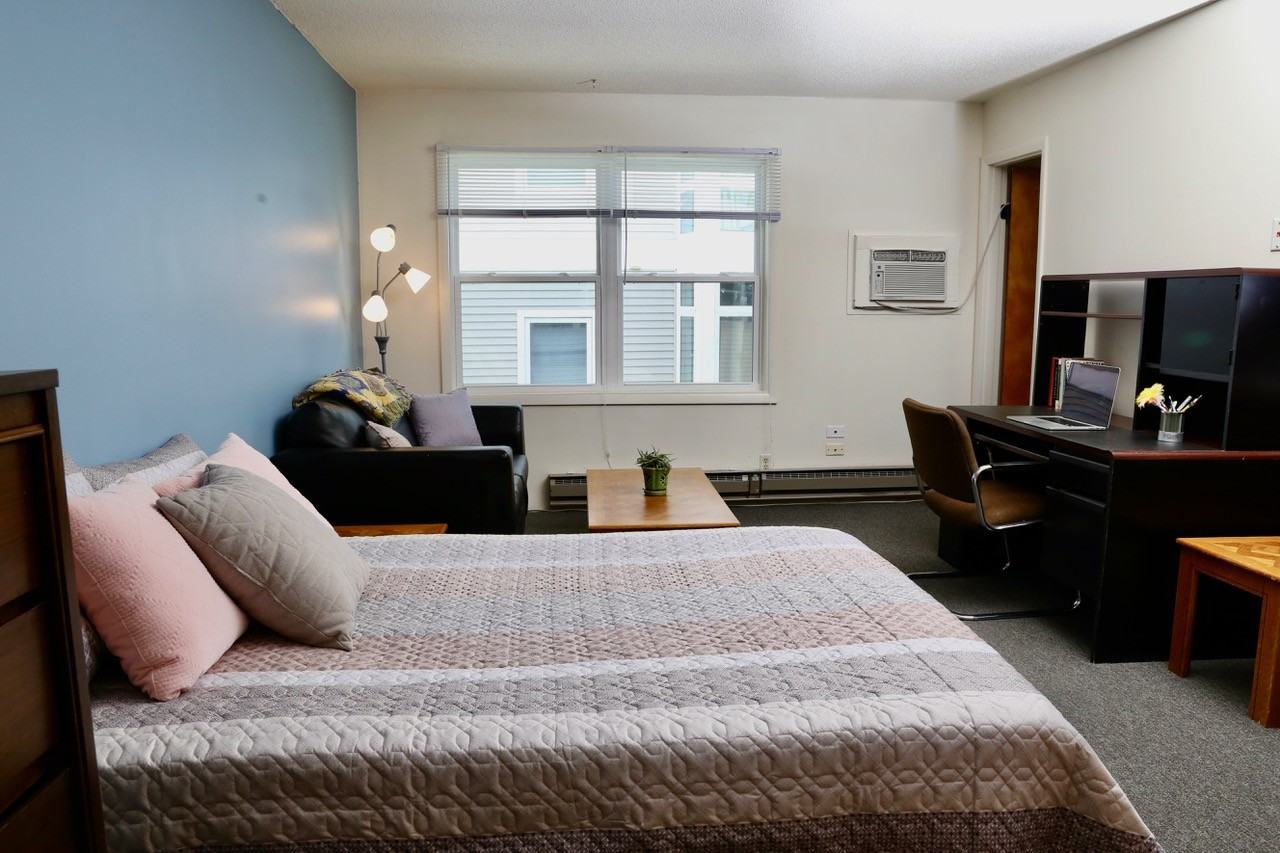 503 E Clark St - Photo 5 of 16