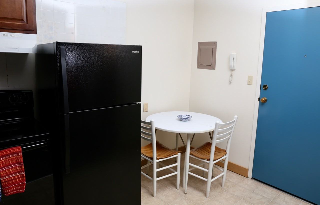 503 E Clark St - Photo 4 of 16