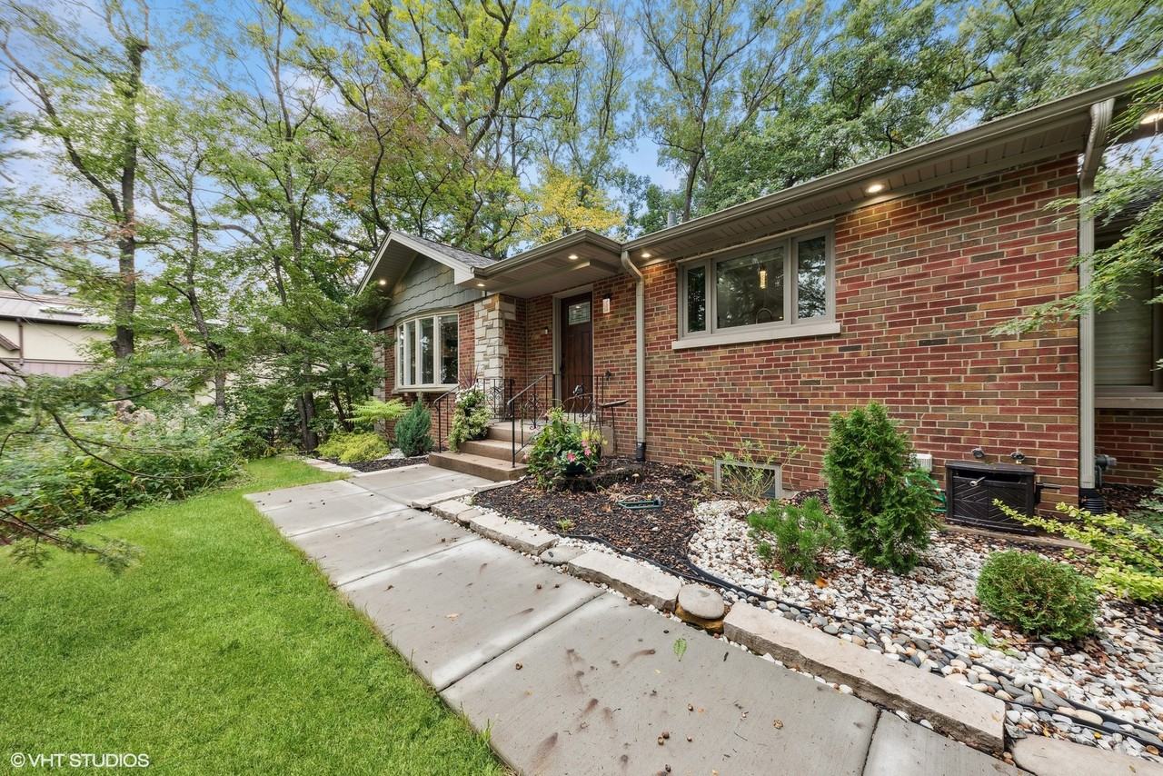 8816 123rd Street - Photo 2 of 21