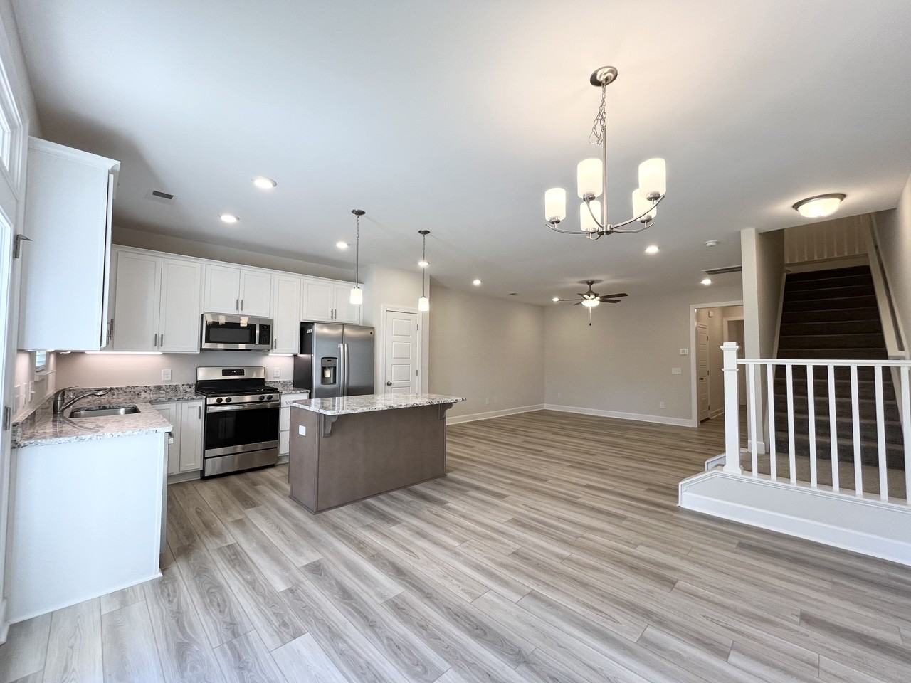 314 Hollenbeck Pl #1 - Photo 3 of 12