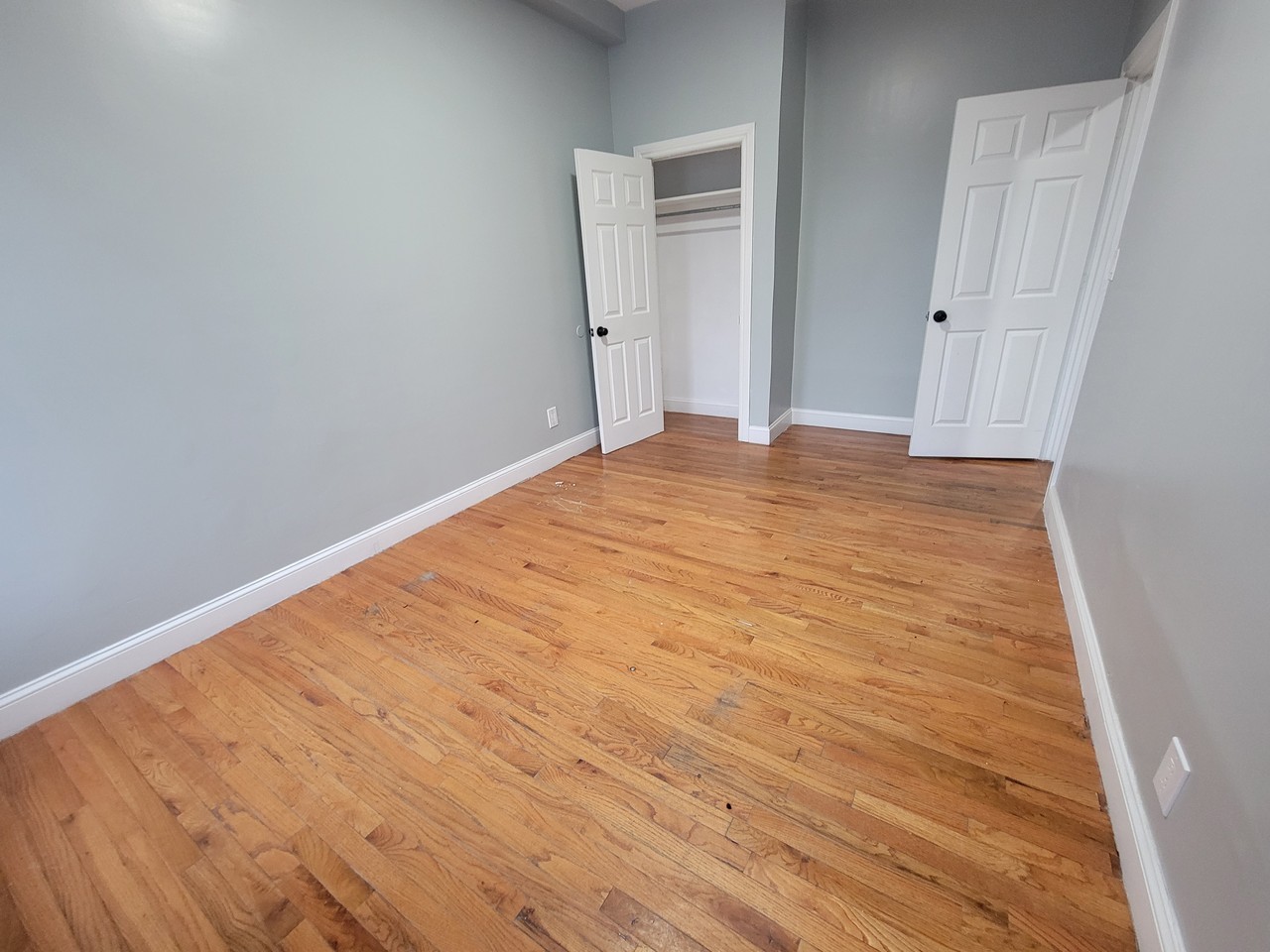 1494 Bryant Avenue 2 - Photo 2 of 8