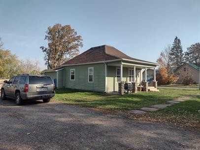 W5566 Sargent Ave - Photo 2 of 18
