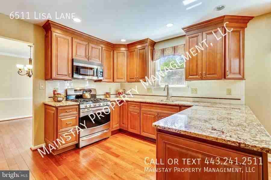 6511 Lisa Ln - Photo 3 of 30