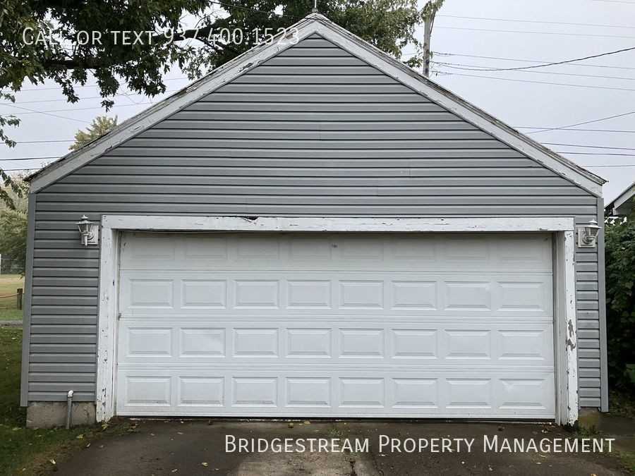 627 Salem St - Photo 2 of 13