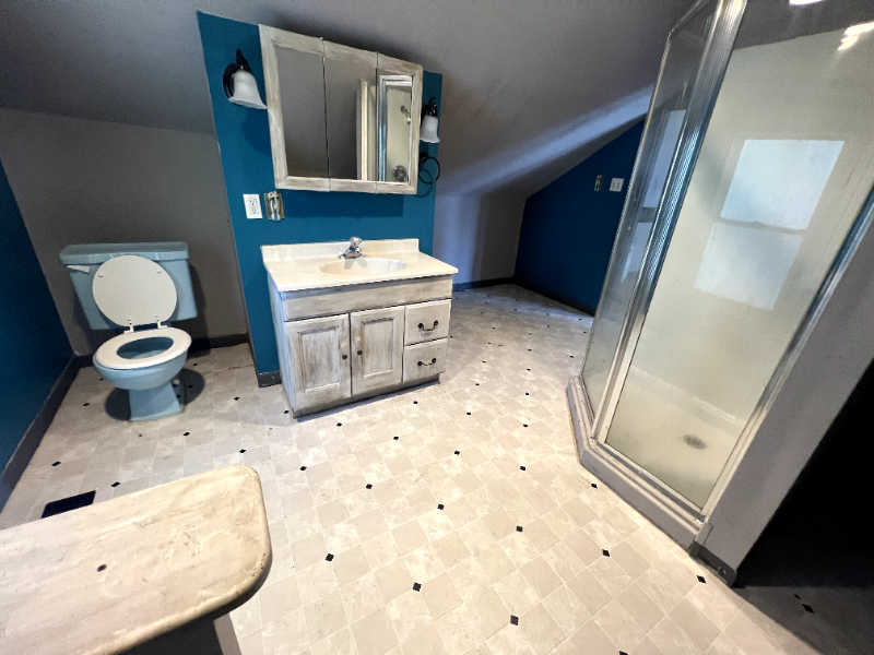 621 S Rotherwood Ave - Photo 5 of 15