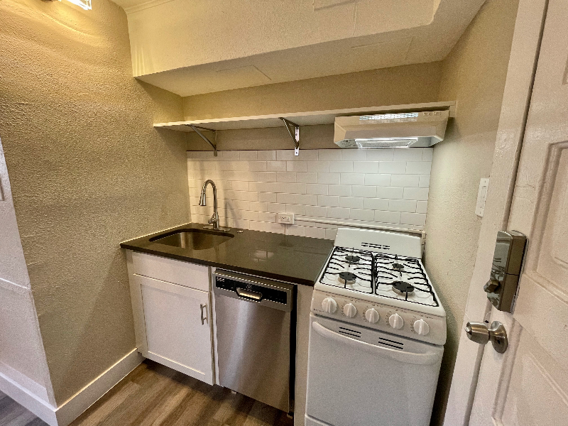 1575 Gaylord Street #7 - Photo 3 of 14