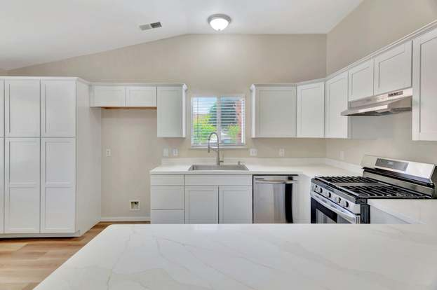 000 Lingfield Ct - Photo 3 of 6