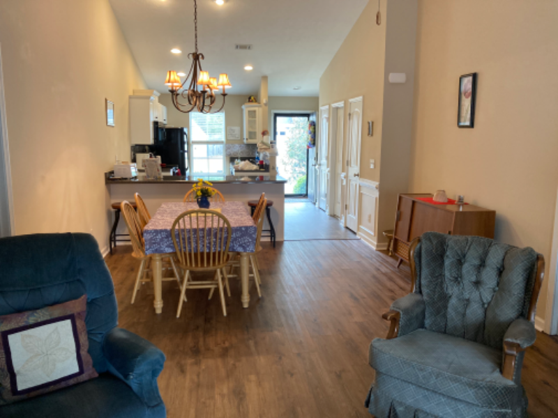 2653 York Dr - Photo 2 of 18