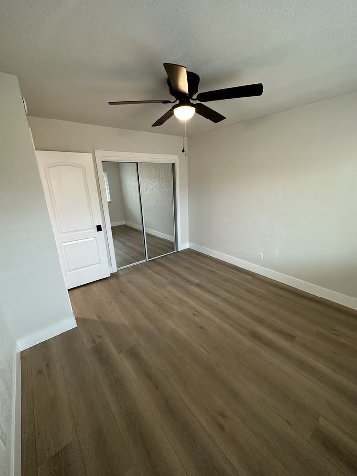 442 Smith Ave #8 - Photo 3 of 15