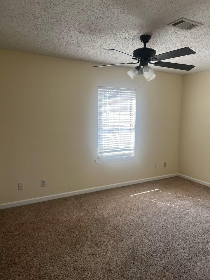 833 Harbor Bend Drive #1 - Photo 6 of 12