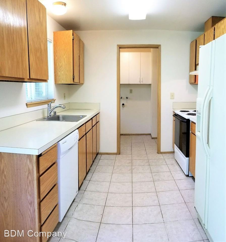 18307-18318 7th ST E - Photo 2 of 11