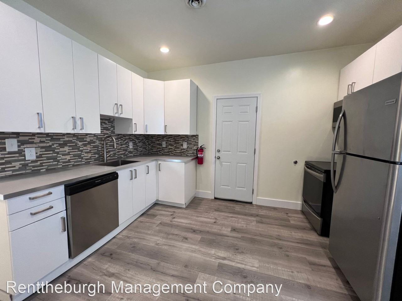 Updated 6 unit Apt building includes free WIFI!! - Photo 3 of 22