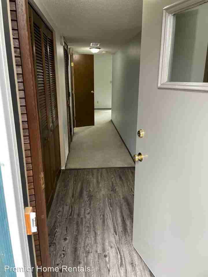 1217 S Willow St - Photo 3 of 27