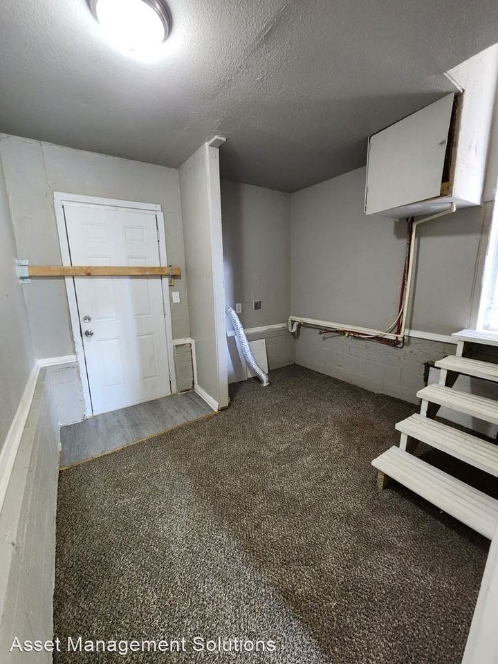 3200 S Dumas Ln - Photo 3 of 10