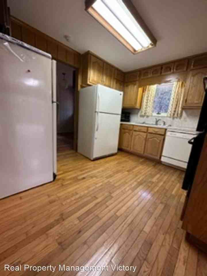 3320 Sandhurst Rd - Photo 3 of 14