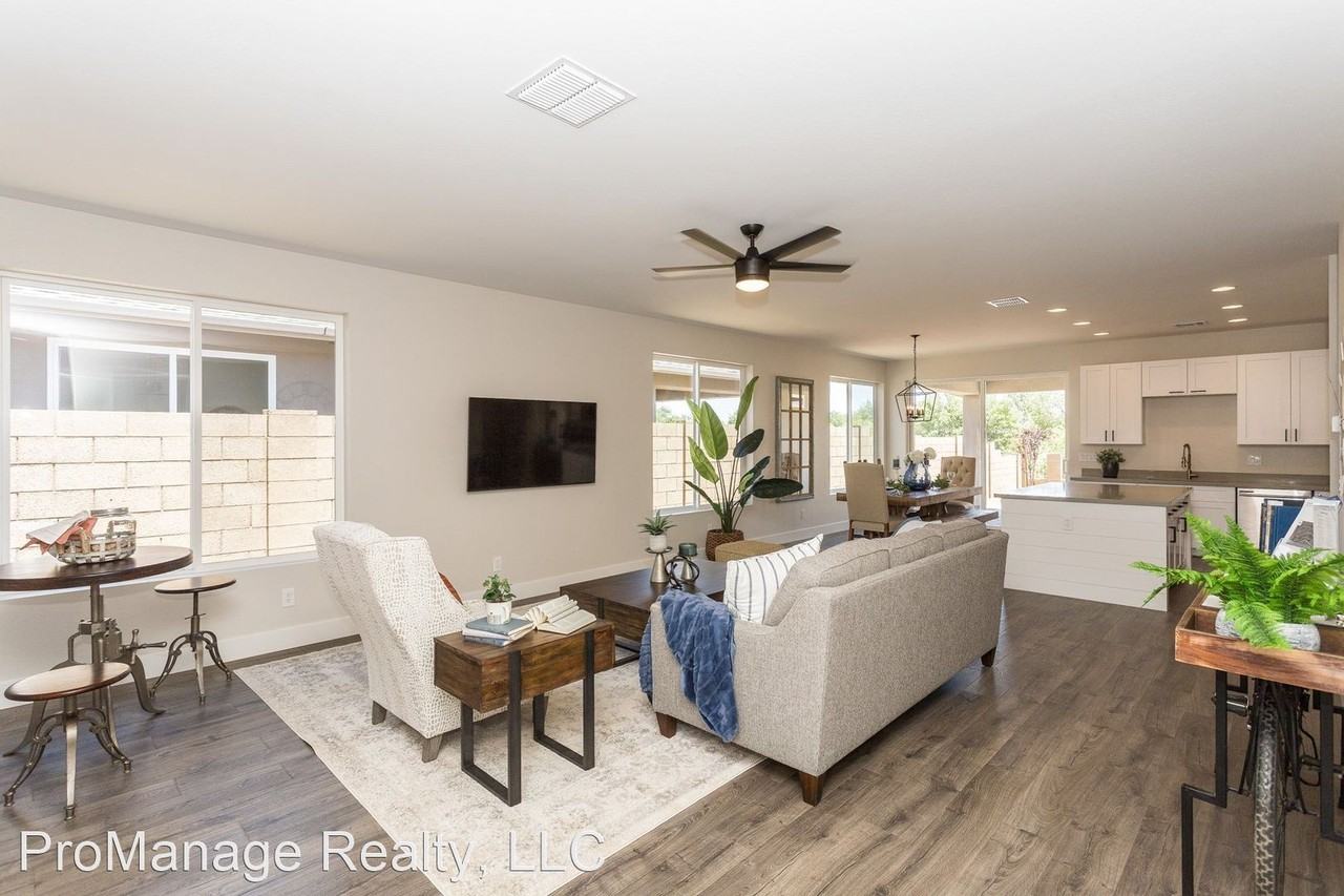 1729 Stratford Pl - Photo 2 of 21