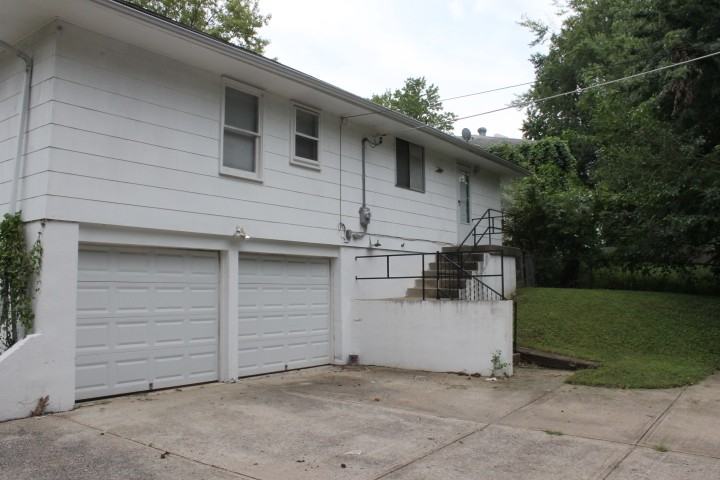 11500 Manchester Ave - Photo 2 of 11