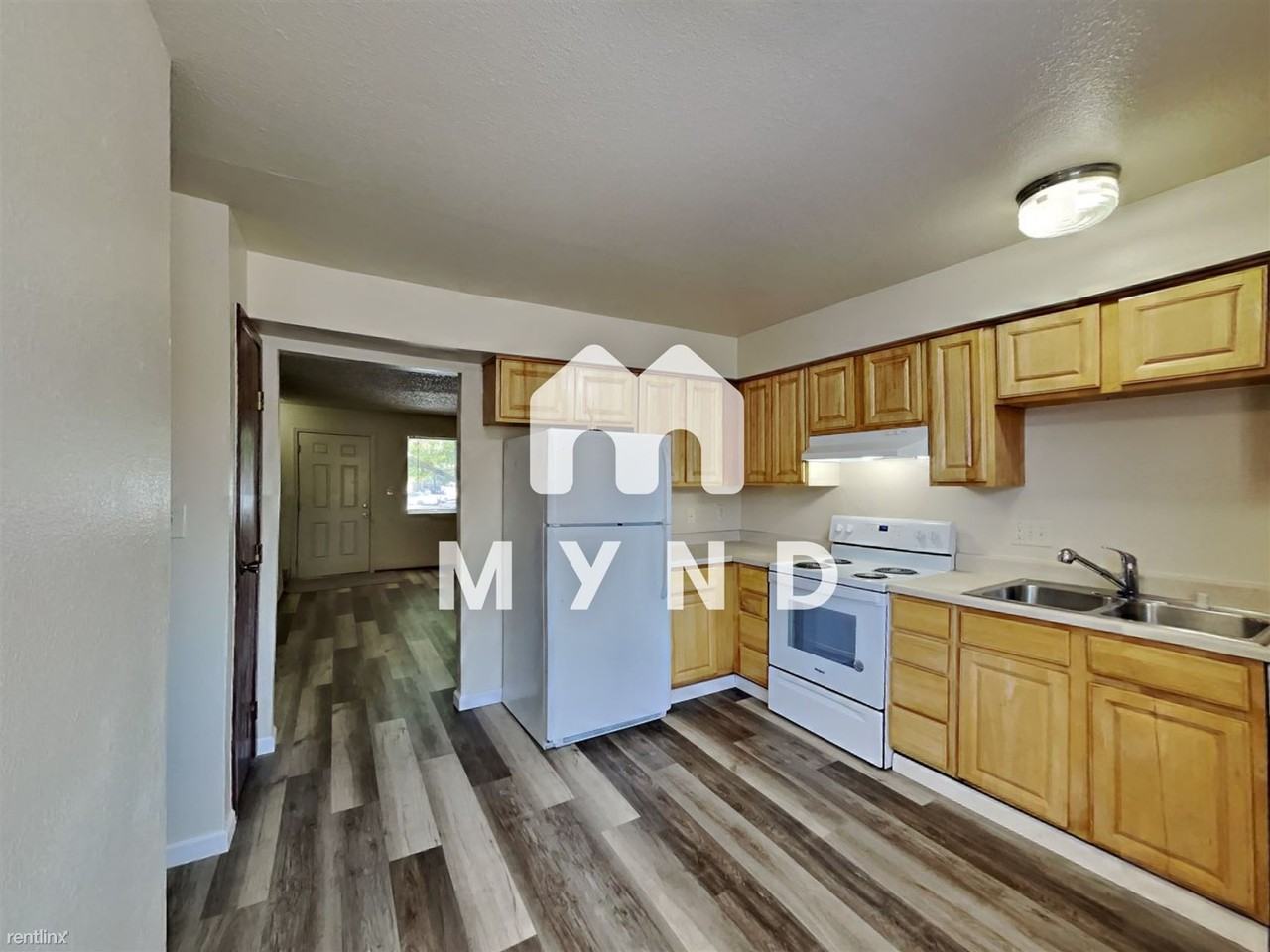 1404 E 9th St #3 - Photo 2 of 25