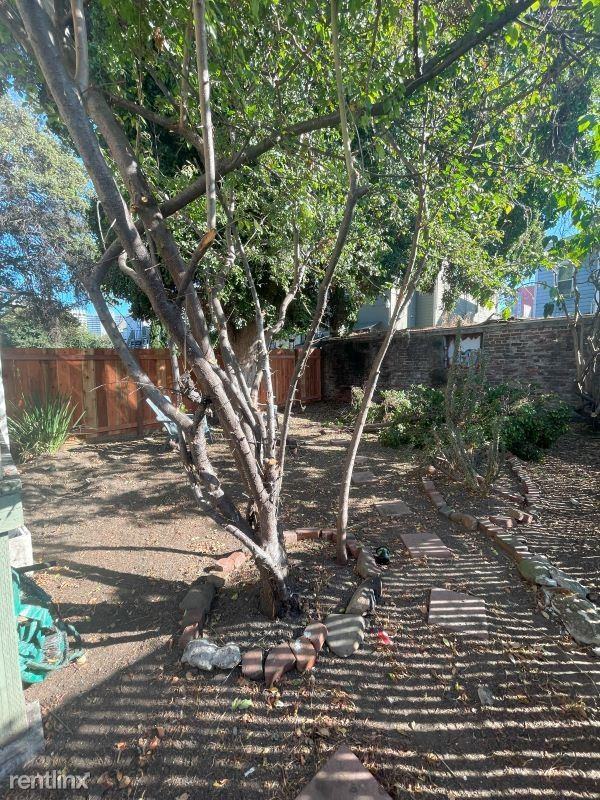 627 W Grand Ave - Photo 2 of 9